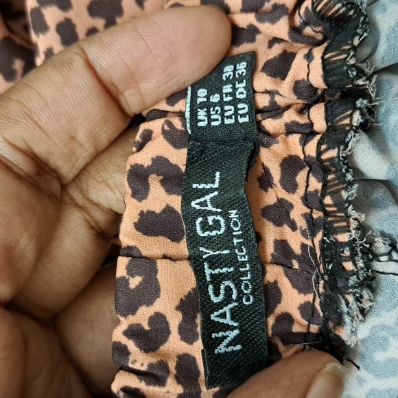 NASTY GAL Leopard Ruffle Hem Tiered Shorts - Picture 2 of 6